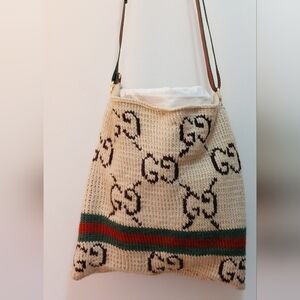NEW Gucci Beige Knit Crossbody Bag (Large)GG Web Design+ Green/Red Striped Strap